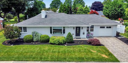 503 Maple Ave, Hershey