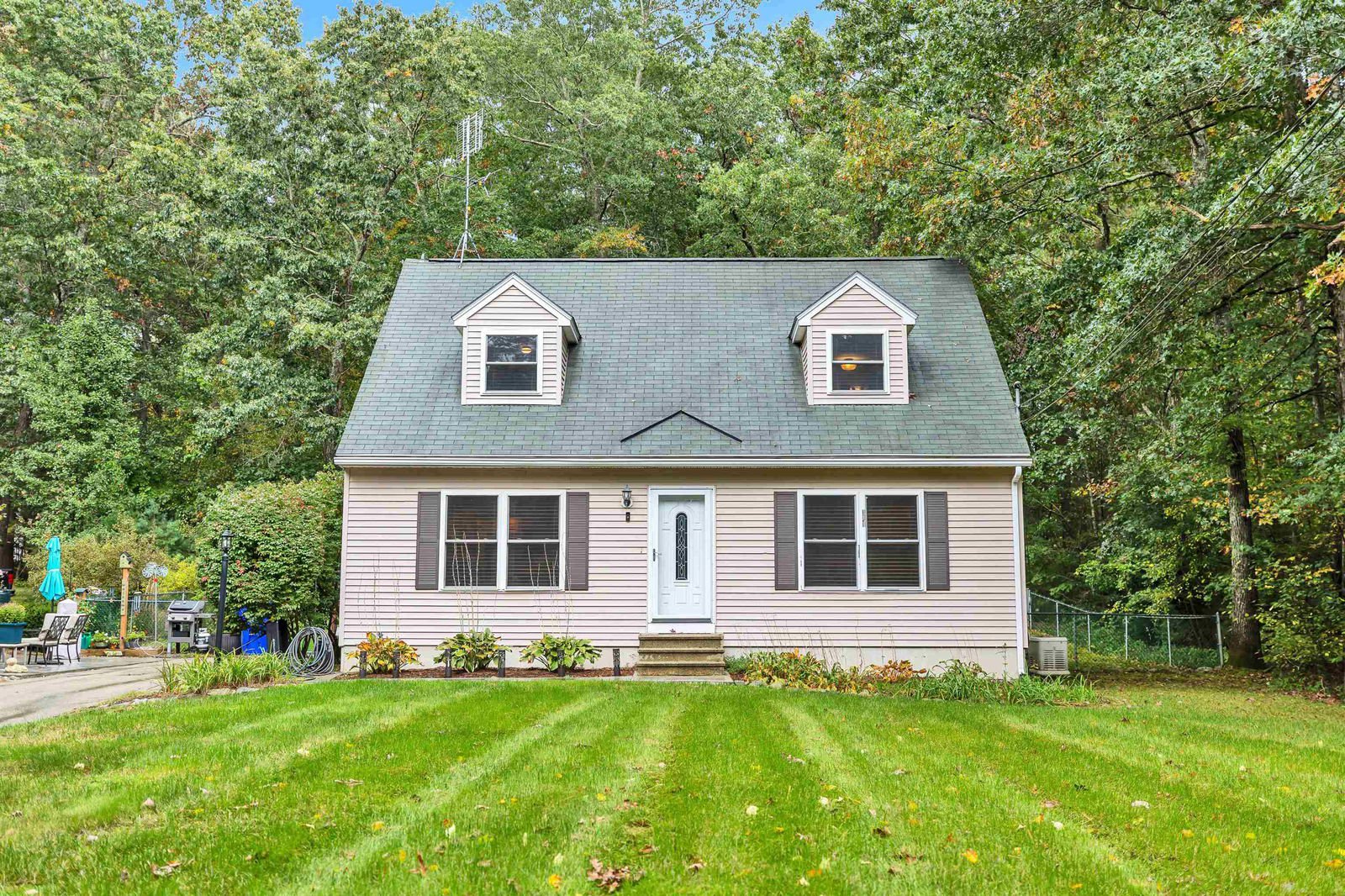 10 Evergreen Drive, Hudson, NH, 03051