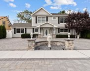 26 Old Hill Lane, Levittown image