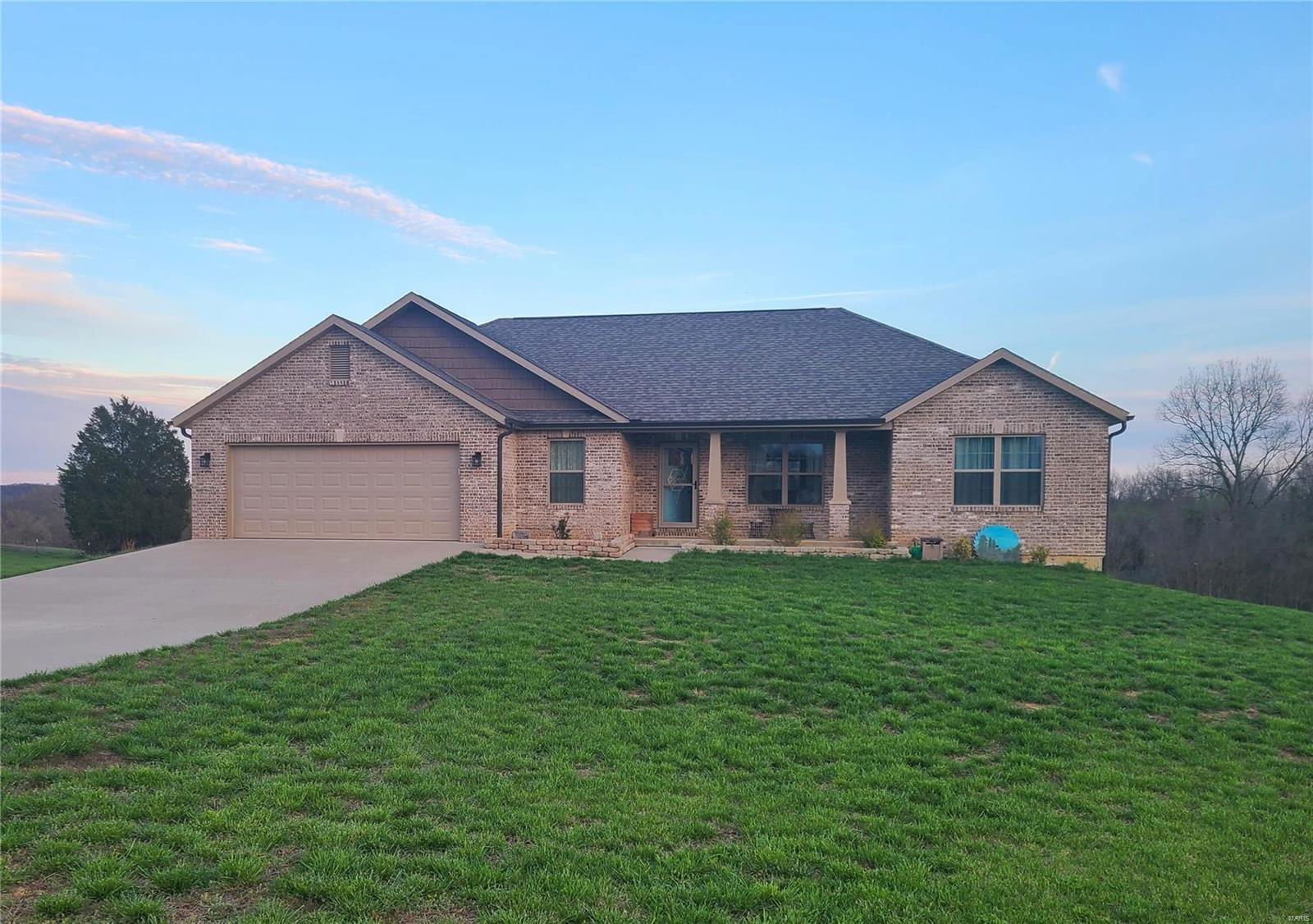 310 Sapphire Lake Lane, Cape Girardeau, 63701