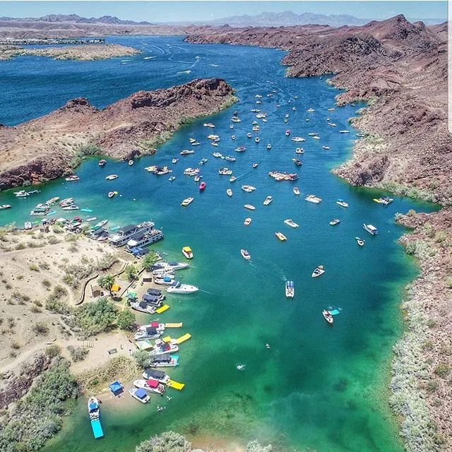 Recreational boating on Lake Havasu near the Arizona shoreline
