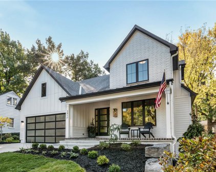 5218 W 70th Street, Prairie Village