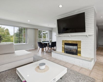 1035 Holdom Avenue, Burnaby
