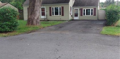 5476 Woodlawn  Place, Whitestown