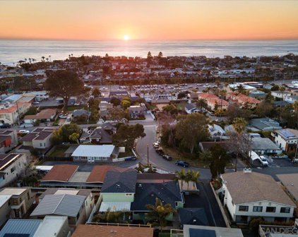 222-24 Barbara Ave., Solana Beach