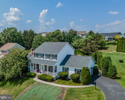 896 Sunny Hill Ln, Harrisburg