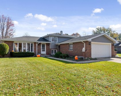 6851 Plymouth Road, Downers Grove