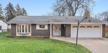 2S225 Lawler Lane, Lombard