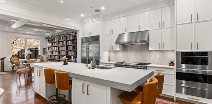 2735 Cathedral Ave Nw, Washington