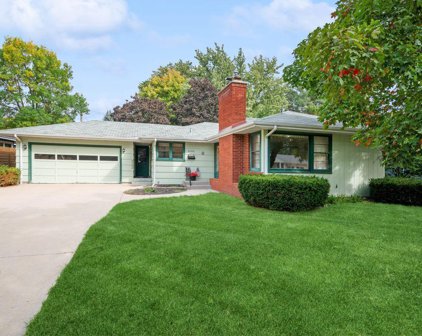 6100 Halifax Avenue S, Edina
