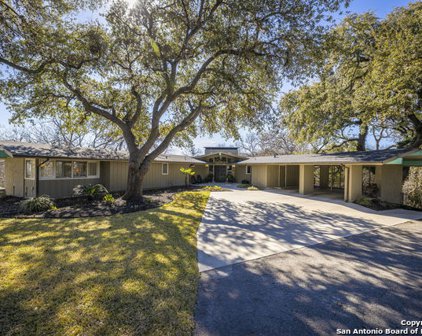 206 S Heideke St, Seguin