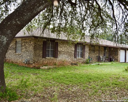 174 Encino Dr, Pearsall