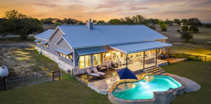 345 Laguna Rd, Bandera