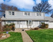 51 Echo Pl, Elmwood Park Boro image