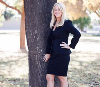Agent Liz McDermott
