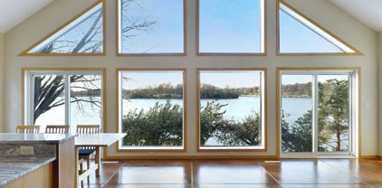 239 Peninsula Road, Medicine Lake