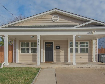 180 Holden Dr, Manassas Park
