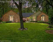 1365 KINGSVIEW, Rochester Hills image