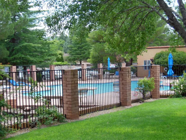 Choose Oak Creek Estados condos for great amenities.