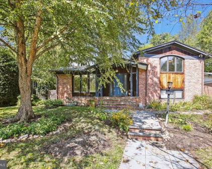 6205 Stardust Ln, Bethesda