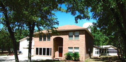 613 Cherry Ridge, Floresville