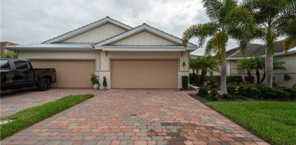 14727 Edgewater CIR, Naples