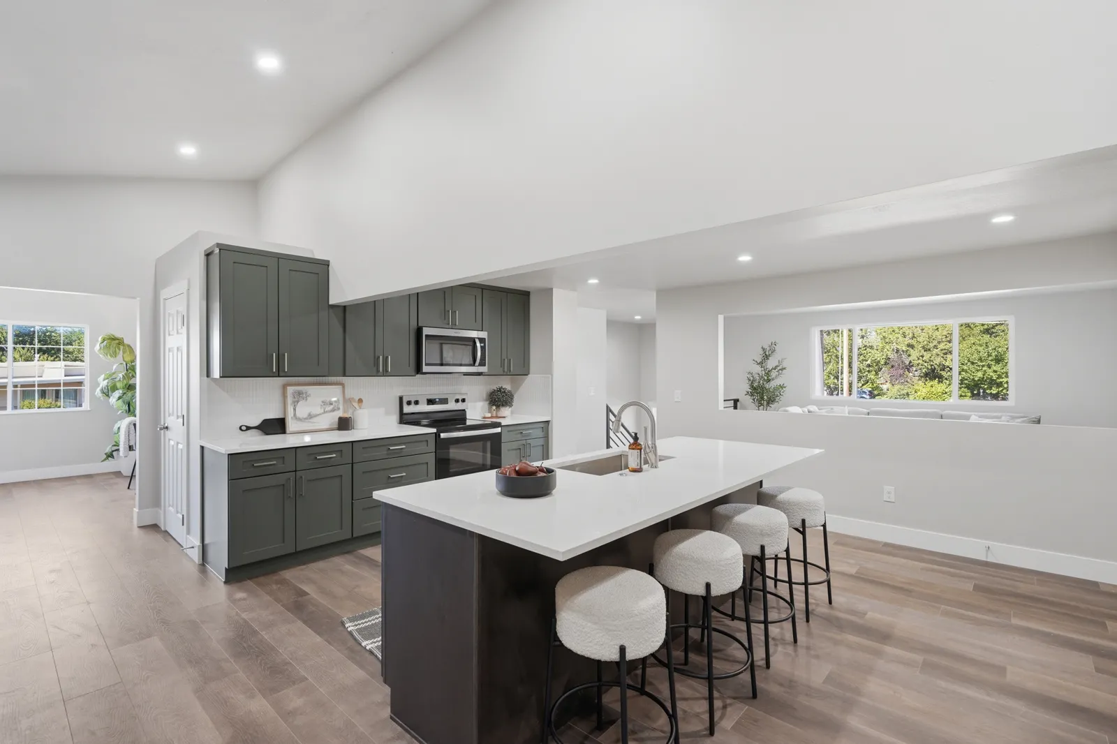 4384_S_1300_W_Kitchen