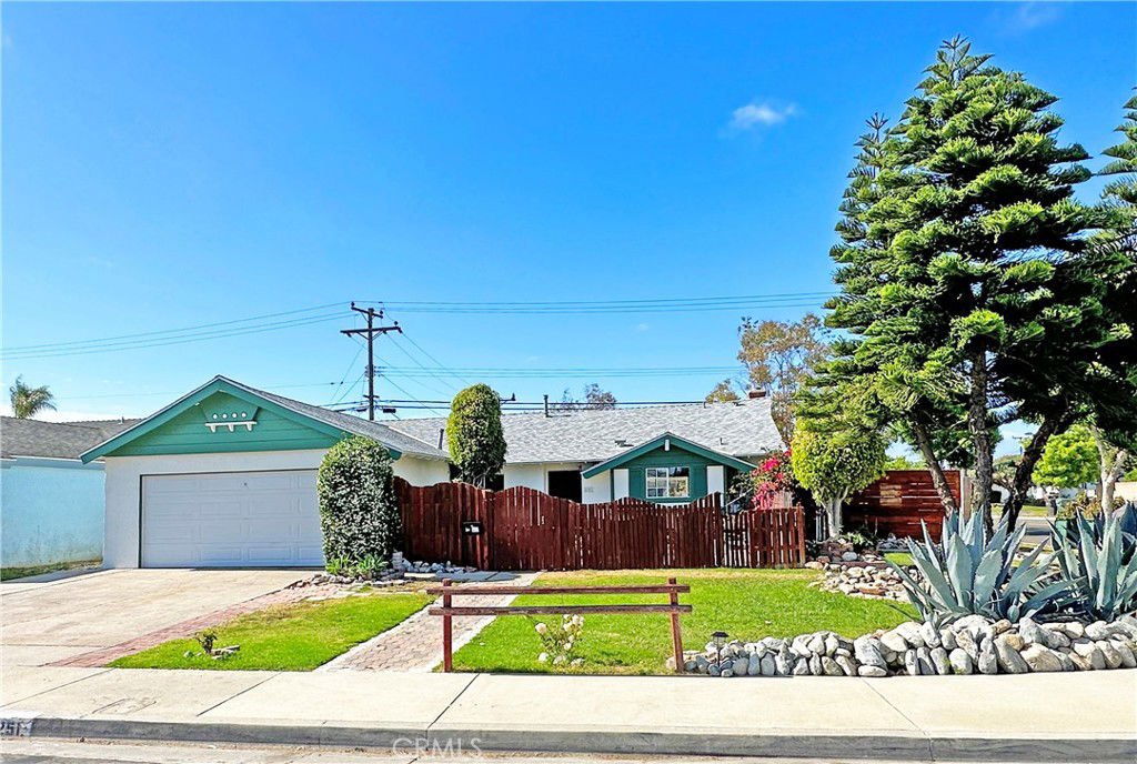 8251 Friesland Drive, Huntington Beach, 92647