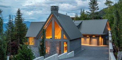 2925 Kadenwood Drive, Whistler