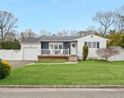 190 Holiday Boulevard, Center Moriches image