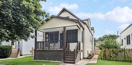 5623 W Giddings Street, Chicago