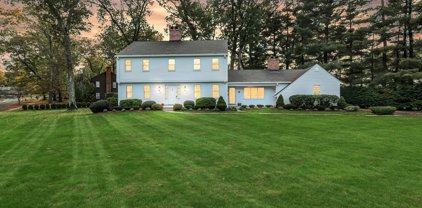 21 Salem Rd, Longmeadow