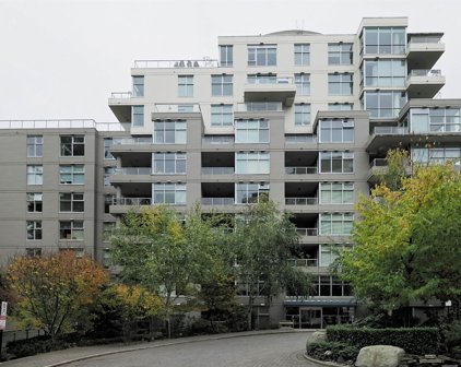 9262 University Crescent Unit 707, Burnaby