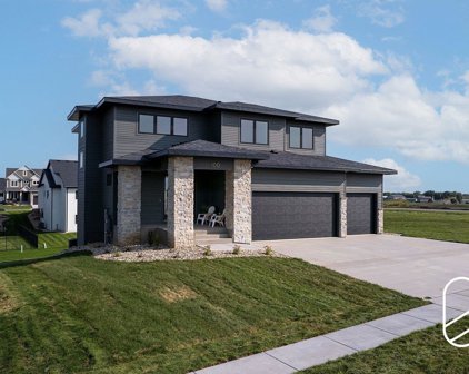 7404 E Shadow Pine Cir, Sioux Falls