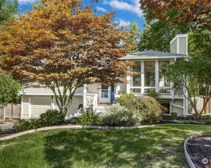 20312 46th Place NE, Lake Forest Park