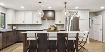 18225 Hermitage Way, Minnetonka