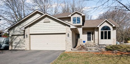 3990 Country Oaks Drive, Chanhassen