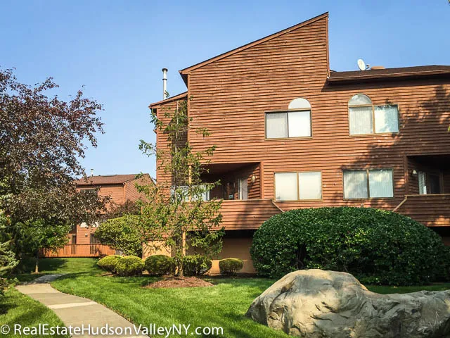Timberline Townhomes For Sale in Nanuet