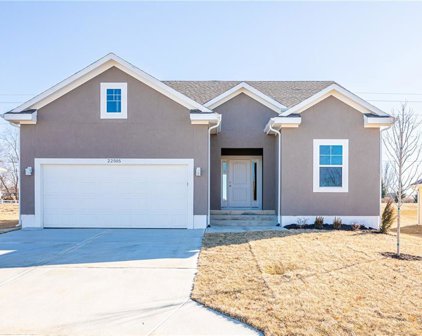 113 N Carriage Meadows Trail, Peculiar