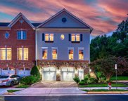 8702 Esquire Crossing Ln, Vienna image