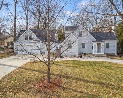 5018 Wells Drive, Roeland Park