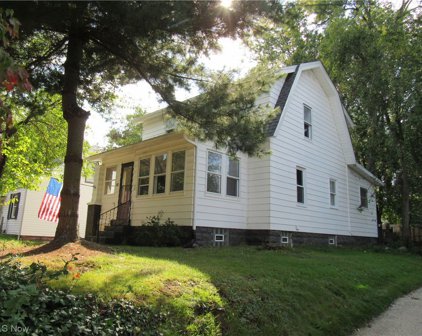 838 Caddo Avenue, Akron