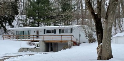 2045 HOLLOW Road, Fonthill