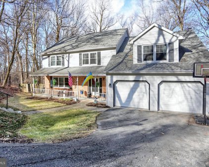 1593 Spring Hill Dr, Hummelstown