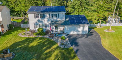 21 Petalas Drive, East Greenbush