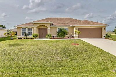 1134 NE 4TH Pl Cape Coral FL 33909