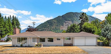 1020 Madison Avenue, Darrington