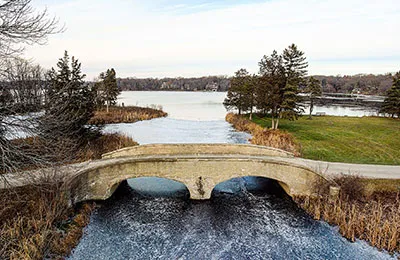 oconomowoc lake bridge