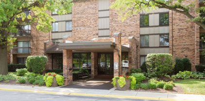 301 Lake Hinsdale Drive Unit #305, Willowbrook