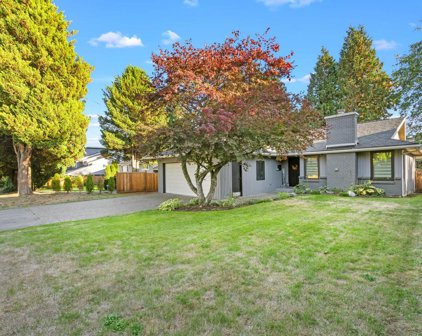 15930 20 Avenue, Surrey